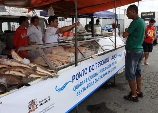 ‘Ponto do Pescado’ diversos tipos de peixes na Semana Santa