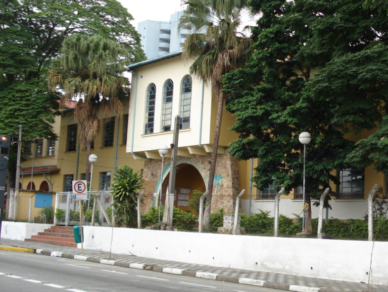 Escola de Jacareí abre licitação para administração de cantina