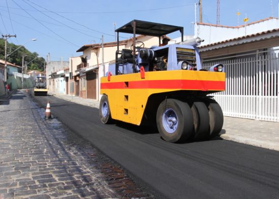 Rua Salvador Preto recebe obras de pavimentação