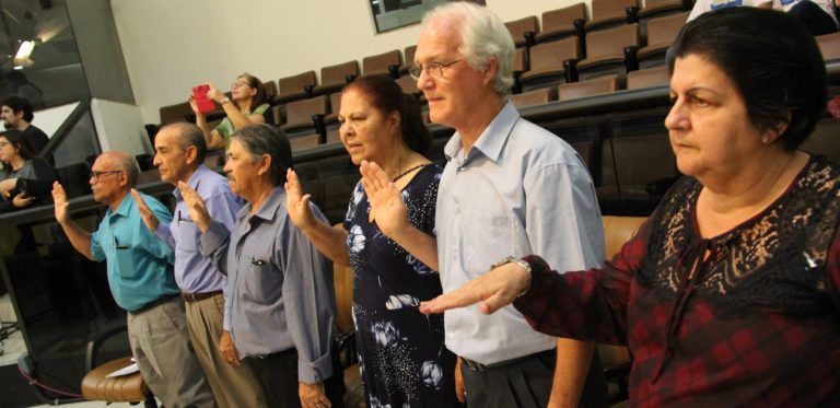 Vereadores da Melhor Idade tomam posse em solenidade na Câmara