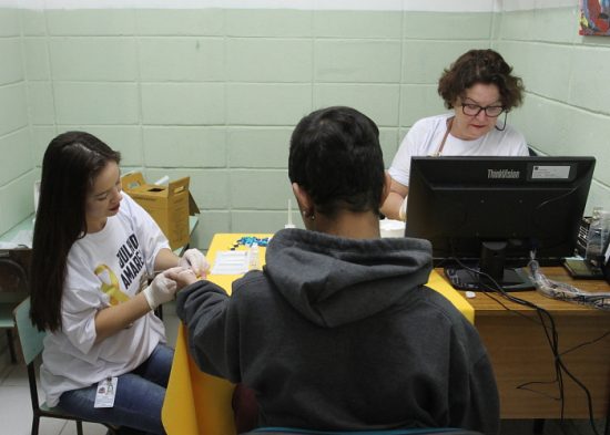 ‘Julho Amarelo’: testes rápidos seguem em todas as unidades de saúde