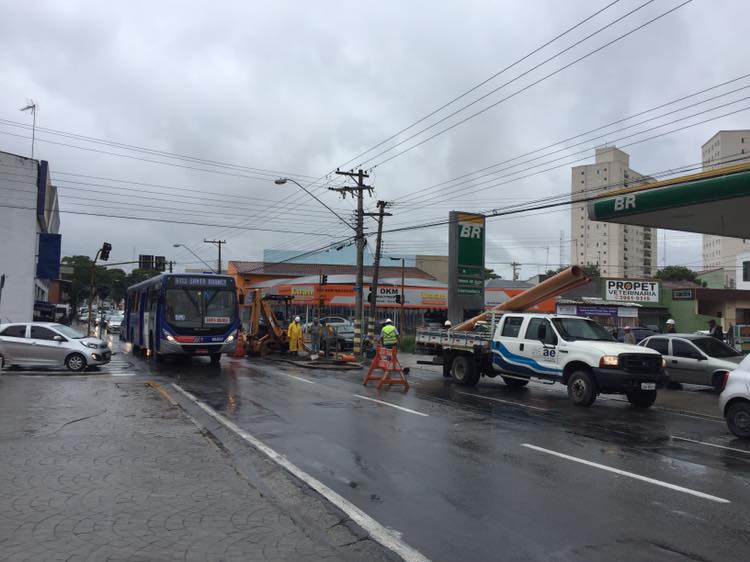 Obra do SAAE causa interdição na Avenida Siqueira Campos