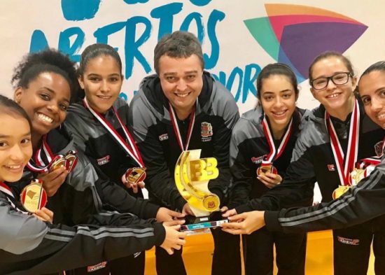 Jogos Abertos: Tênis de mesa é ouro no feminino por equipe e duplas