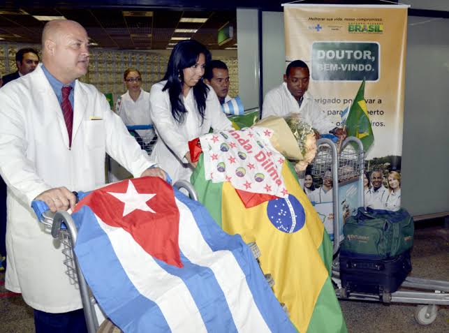 Governo estuda regularizar permanência de médicos cubanos no Brasil