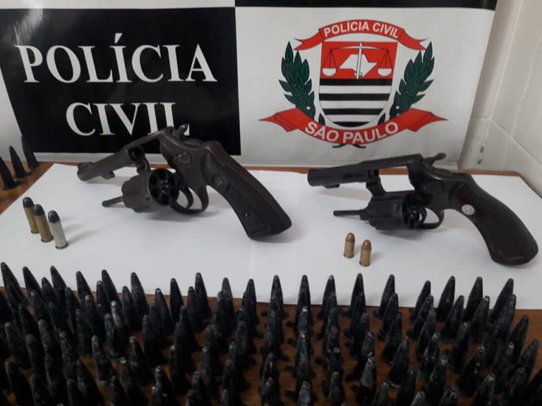 Jovem de 16 anos é detido com duas armas e mais de mil pinos de cocaína em Jacareí