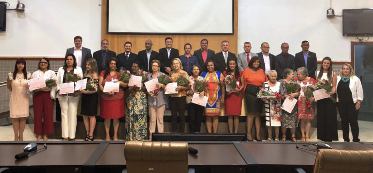 Câmara comemora Dia da Mulher homenageando cidadãs de destaque em Jacareí