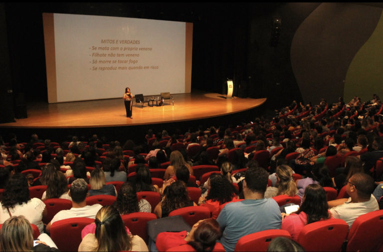 Professores de Jacareí passam por formação sobre Aracnídeos