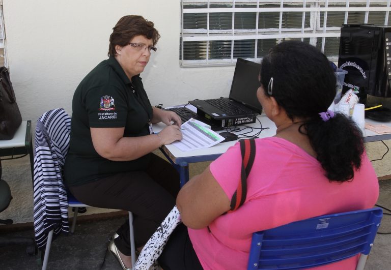 Cadastro Único vai aos bairros de Jacareí