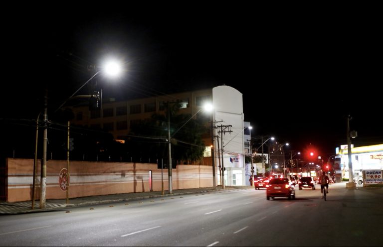 Jacareí recebe iluminação LED em 20 ruas e avenidas