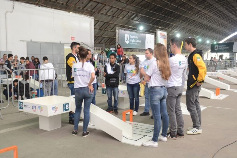 Evento de robótica atrai jovens no Parque da Cidade