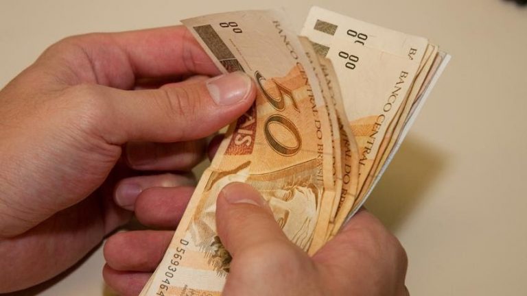 Comissão aprova LDO para 2020 com salário mínimo de R$ 1.040