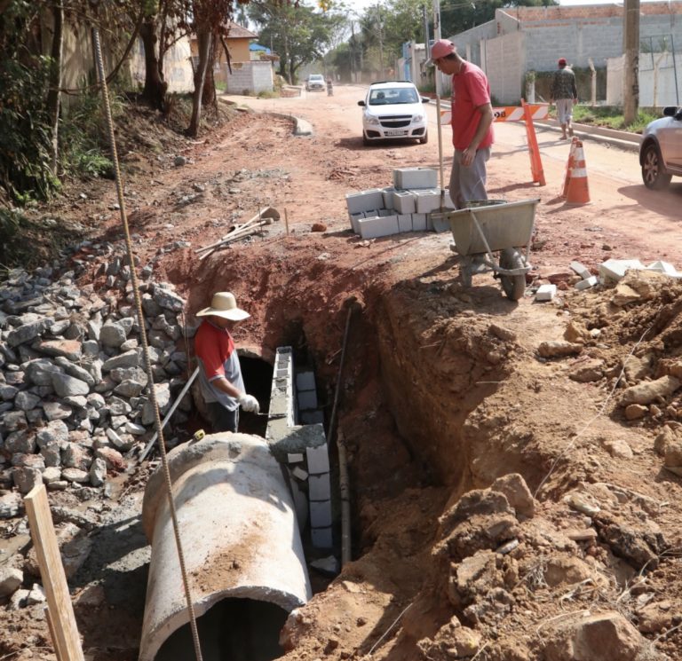 Ruas no Igarapés continham com obras