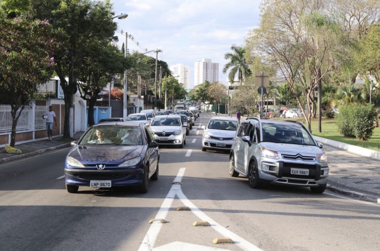 Prefeitura realiza contagem de veículos em Jacareí