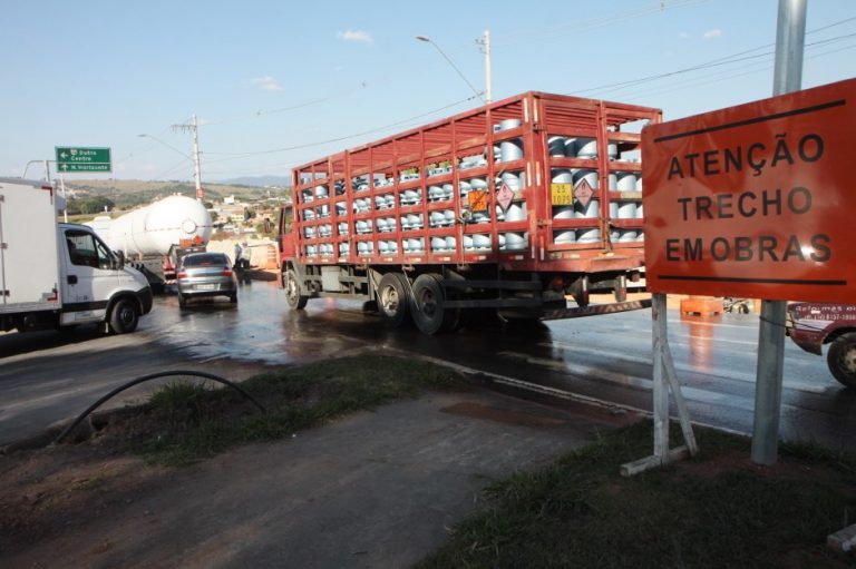 Obras fecham alça de acesso na Rotatória do Gás a partir desta quarta