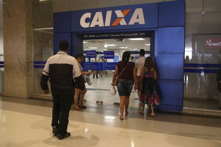 Caixa tem horário estendido hoje e amanhã para saque do FGTS