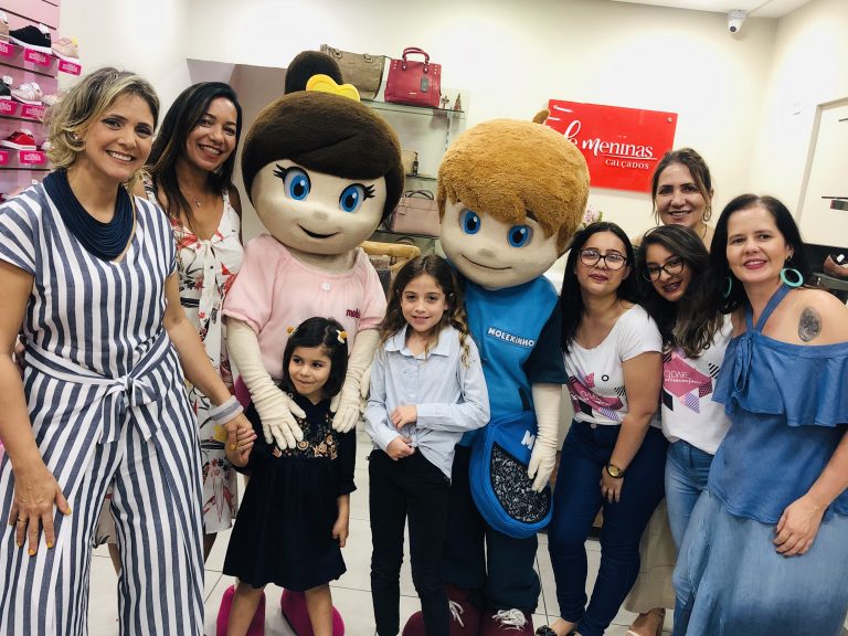 Fe Meninas completa 2 anos com muita festa