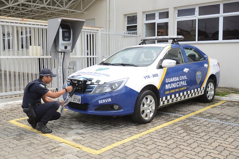 São José amplia postos de recarga de carros elétricos da GCM