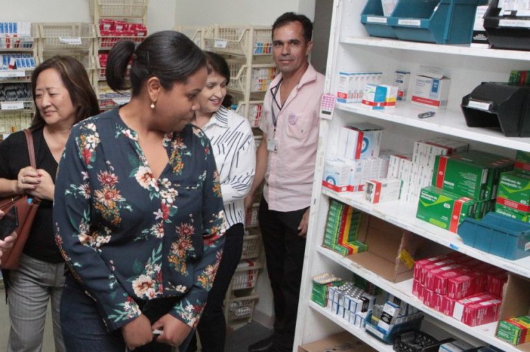 Prefeitura de São José e Estado discutem melhorias na entrega de remédio