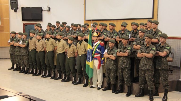 Câmara homenageia atiradores do Exército Brasileiro de Jacareí