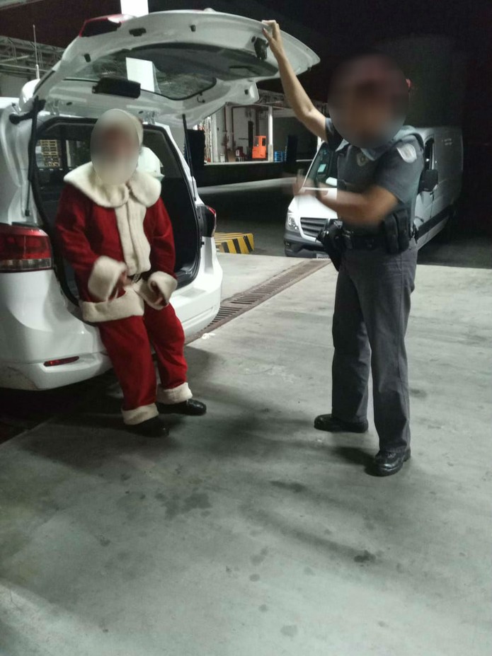 Papai Noel é preso acusado de mostrar vídeo pornô para meninas em shopping de São José dos Campos