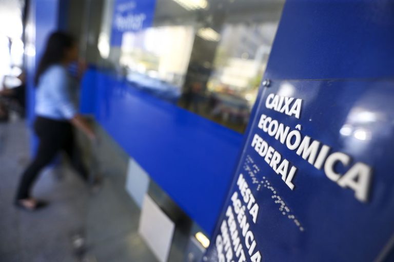 Caixa começa a pagar PIS de trabalhadores nascidos em dezembro