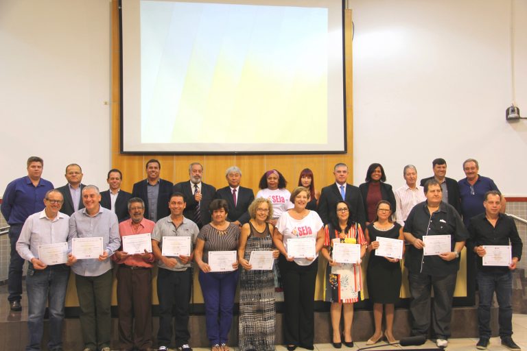 Câmara homenageia estabelecimentos comerciais tradicionais em Jacareí