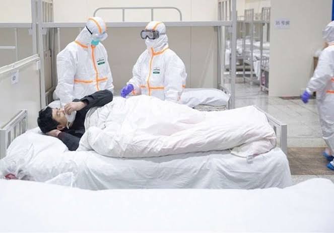 China registra mais de 1.000 mortes pelo novo coronavírus