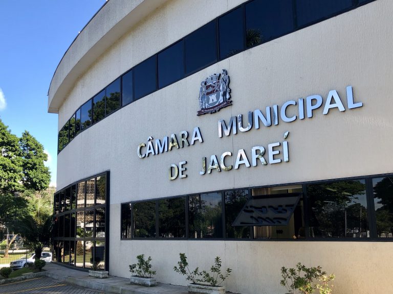 Vereador propõe liberação de comércio ambulante no entorno de cemitérios de Jacareí