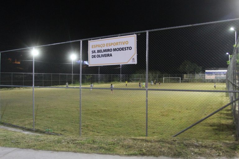 Campo de futebol em Jacareí sofre com arrombamentos e depredações