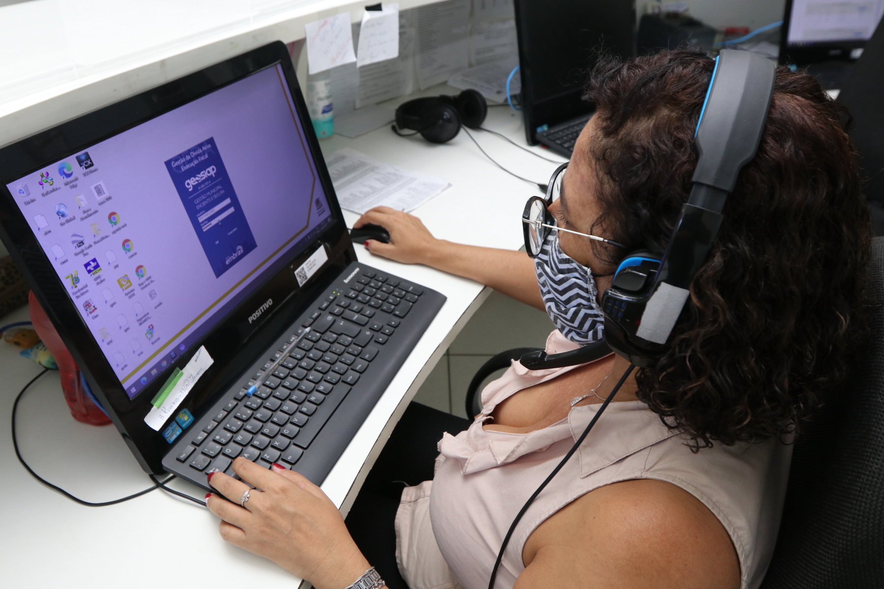 Jacareí oferece atendimento gratuito para diversos serviços e disponibiliza canais de atendimento