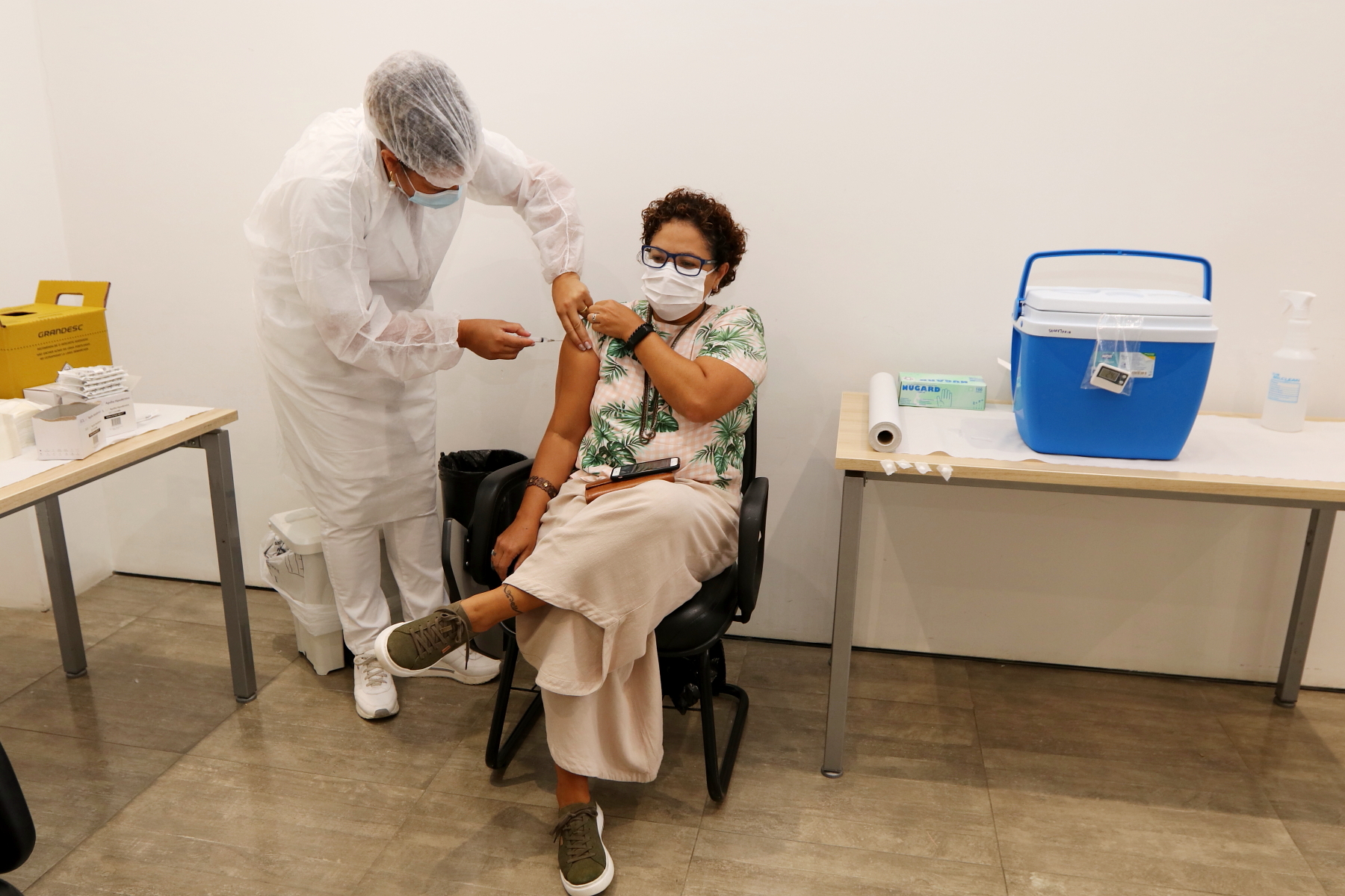 338 profissionais autônomos da saúde são vacinados em Jacareí