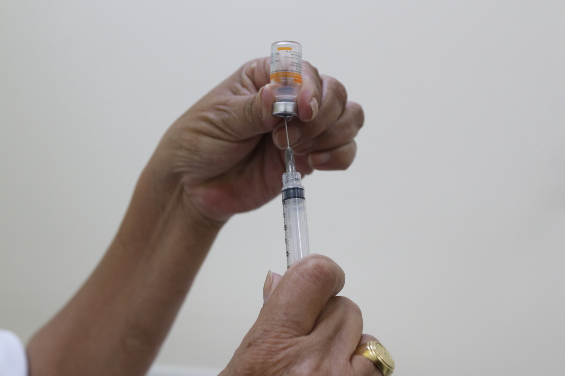 Jacareí recebe mais 4.152 doses da Coronavac e inicia vacinação de idosos acima de 85 anos nesta quinta-feira