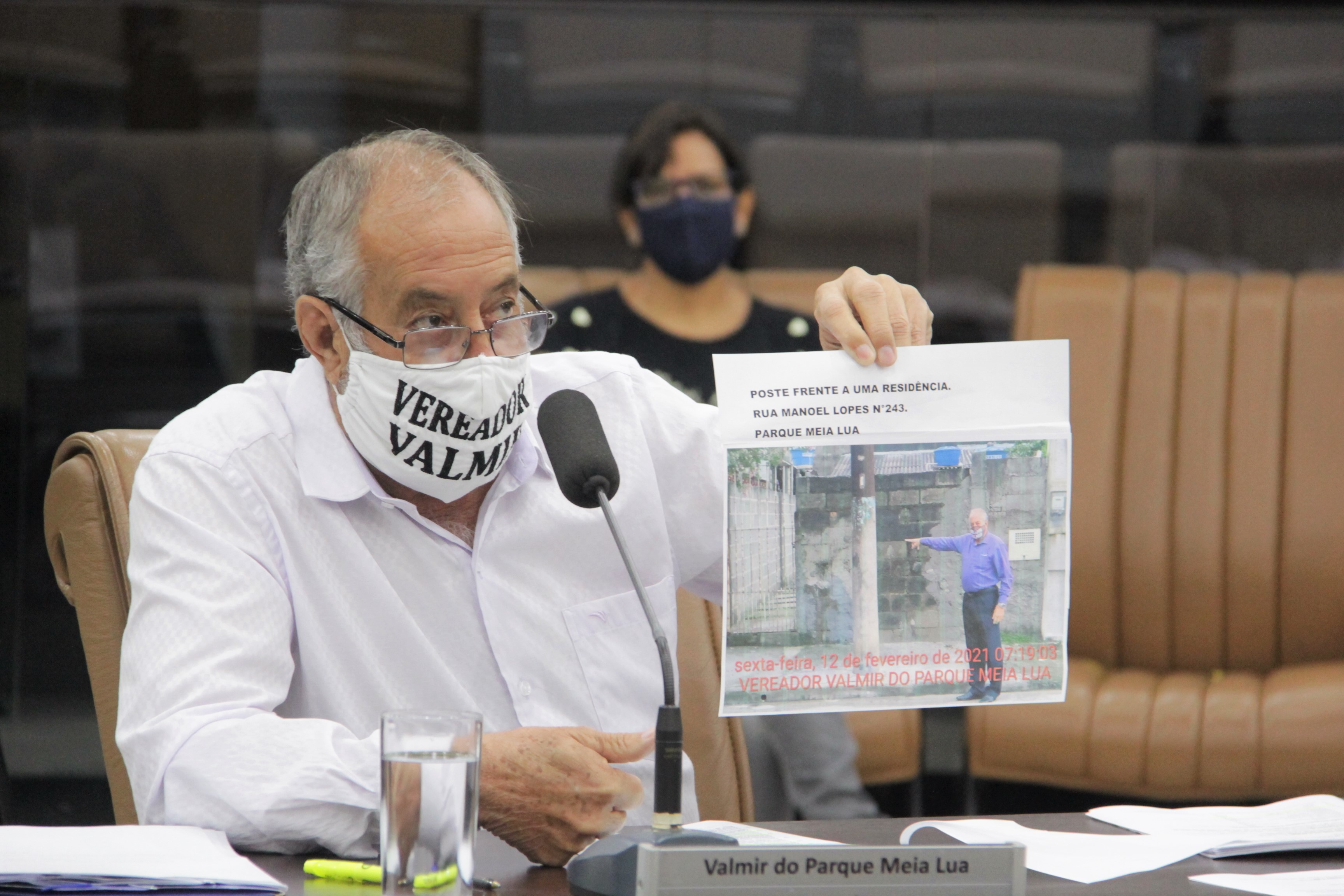 Valmir questiona pontos do contrato entre a Prefeitura e Ambiental