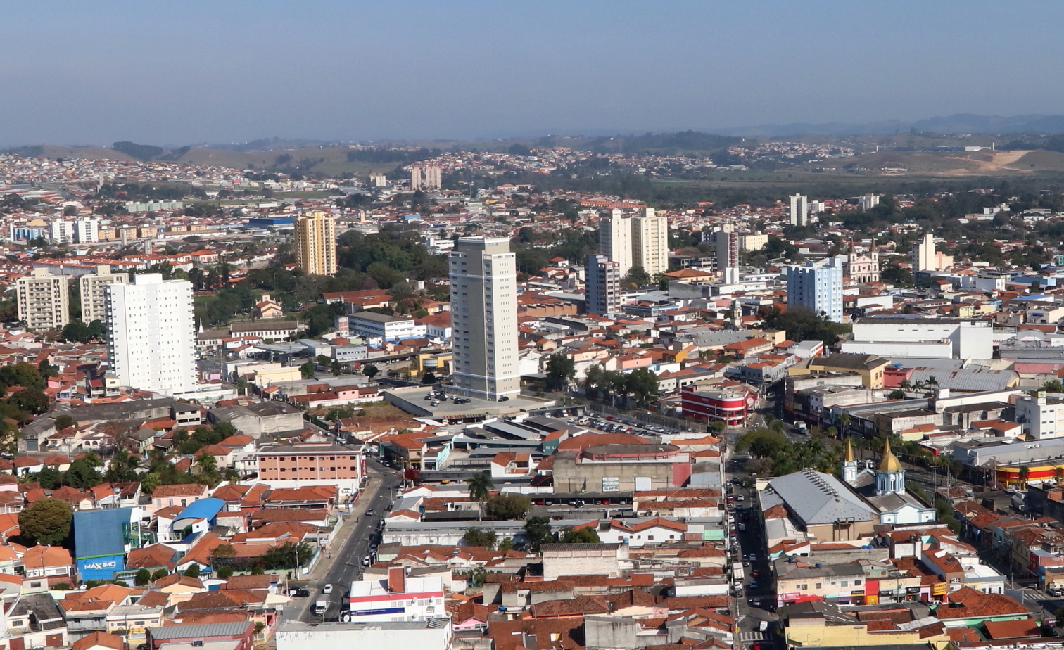 Jacareí autoriza drive-thru em vias com estacionamento