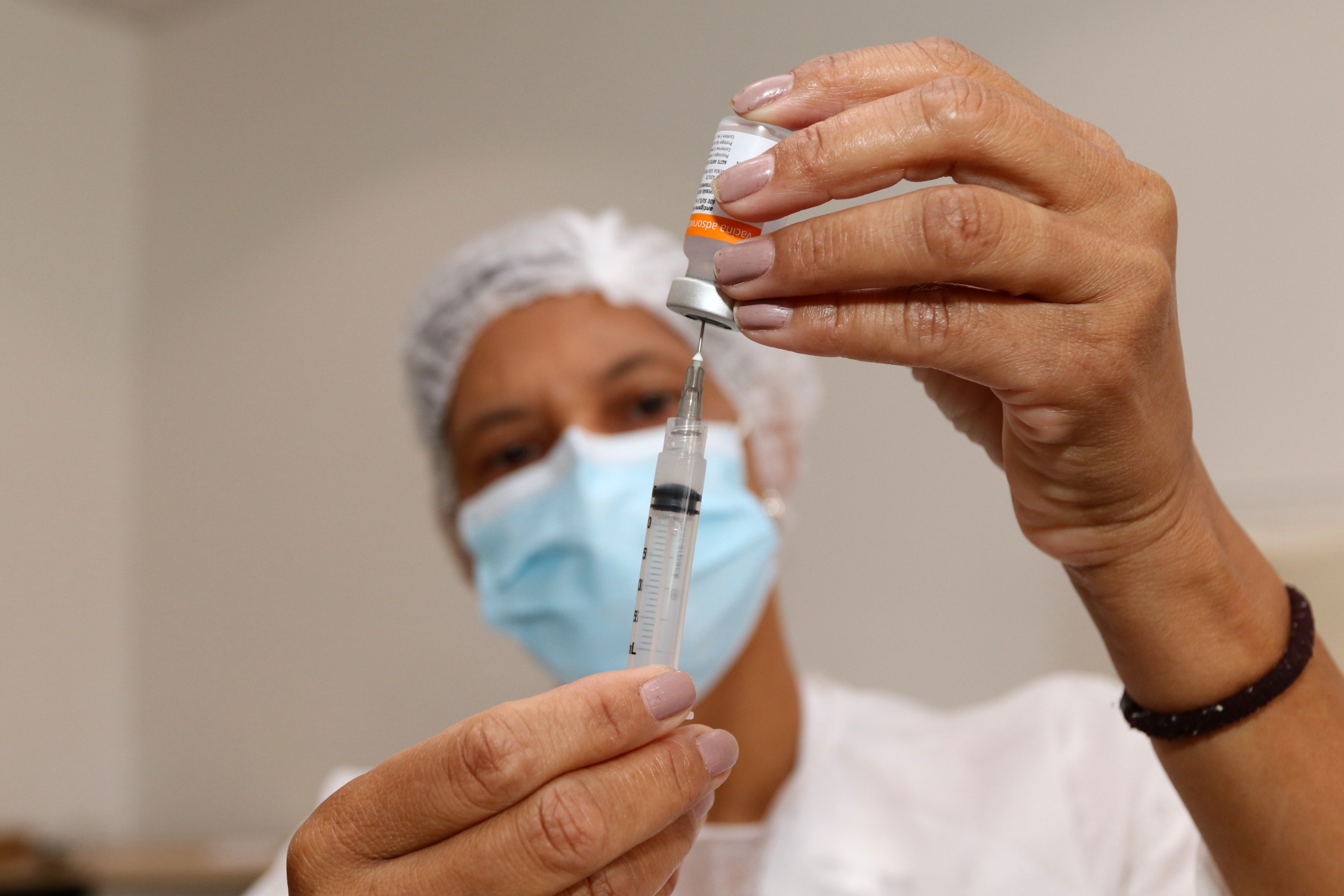 Idosos de 79 e 80 anos serão vacinados contra a Covid-19 no sábado e domingo em Jacareí
