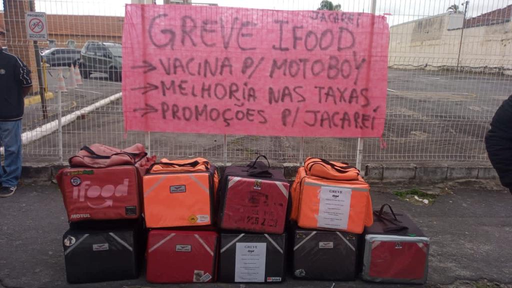 Entregadores de aplicativo realizam greve em Jacareí