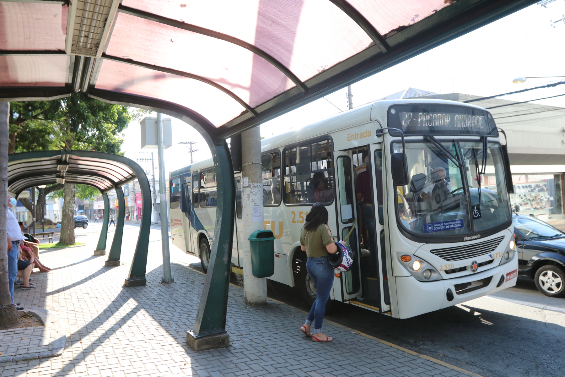 Três bairros de Jacareí passam a ser atendidos pelo transporte público municipal