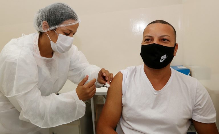 Pessoas com 43 anos serão imunizadas nesta quarta-feira em Jacareí