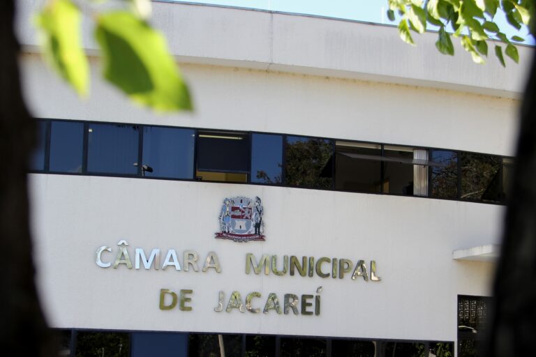 Comissão realiza audiência para discussão dos rompimentos de adutora de água na Davi Lino