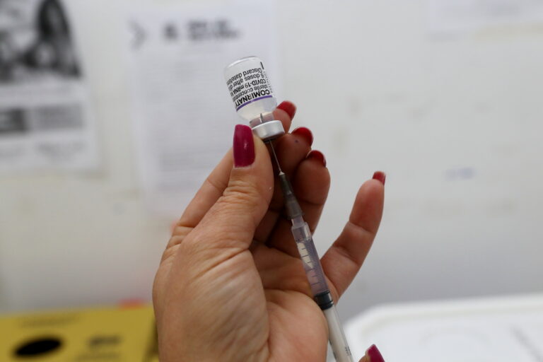 Jacareí segue com aplicação da dose de reforço, da primeira e da segunda dose nesta quarta e quinta-feira