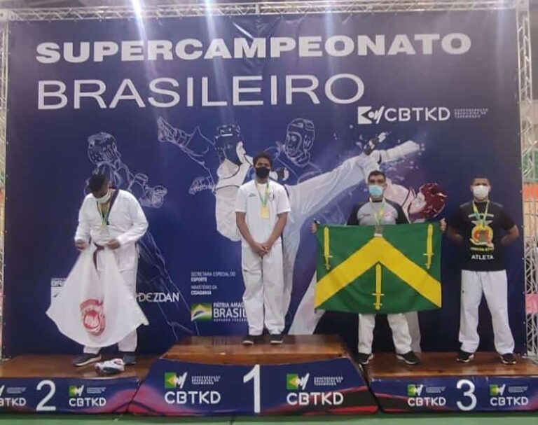 Jacareiense vence Supercampeonato Brasileiro de Taekwondo
