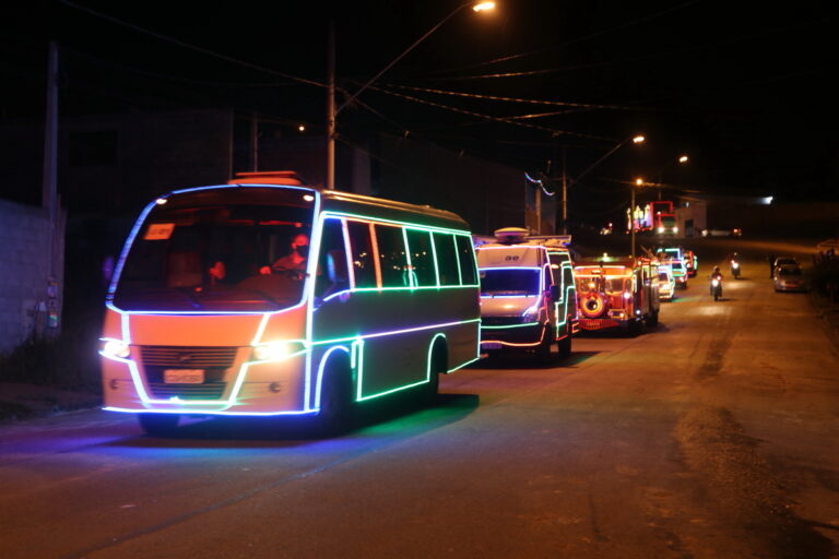 Com caravana iluminada, Jacareí lança programação de Natal