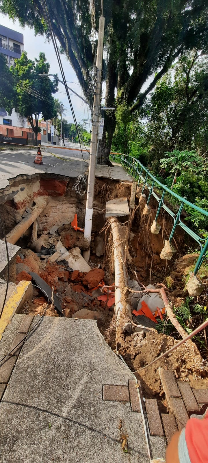 Áreas atingidas pelas chuvas recebem manutenção da prefeitura