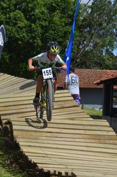 Jacareiense de 9 anos vence Campeonato Paulista de Cross Country Olímpico