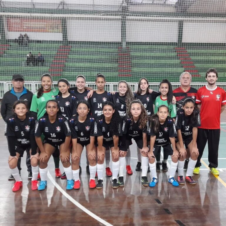 Atletas do futsal e do rugby representaram Jacareí em competições no fim de semana