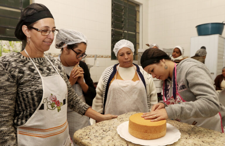 Jacareí abre vagas remanescentes para cursos gratuitos