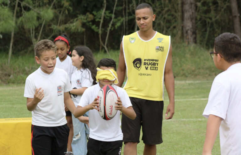 Alunos da rede municipal de Jacareí participam de projeto “Vem pro Rugby”