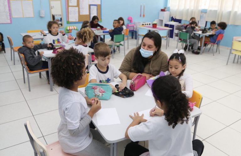 Jacareí abre processo seletivo para contratação de professores
