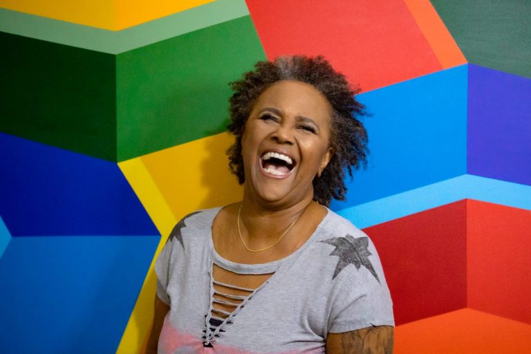Sandra Sá se apresenta em Jacareí neste sábado