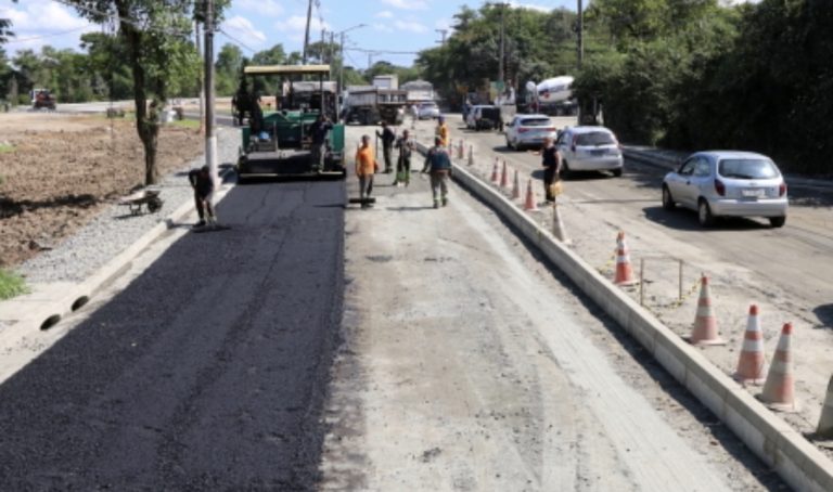 Jacareí realiza “Pare e Siga” nas avenidas Castelo Branco e Malek Assad para obras de asfalto